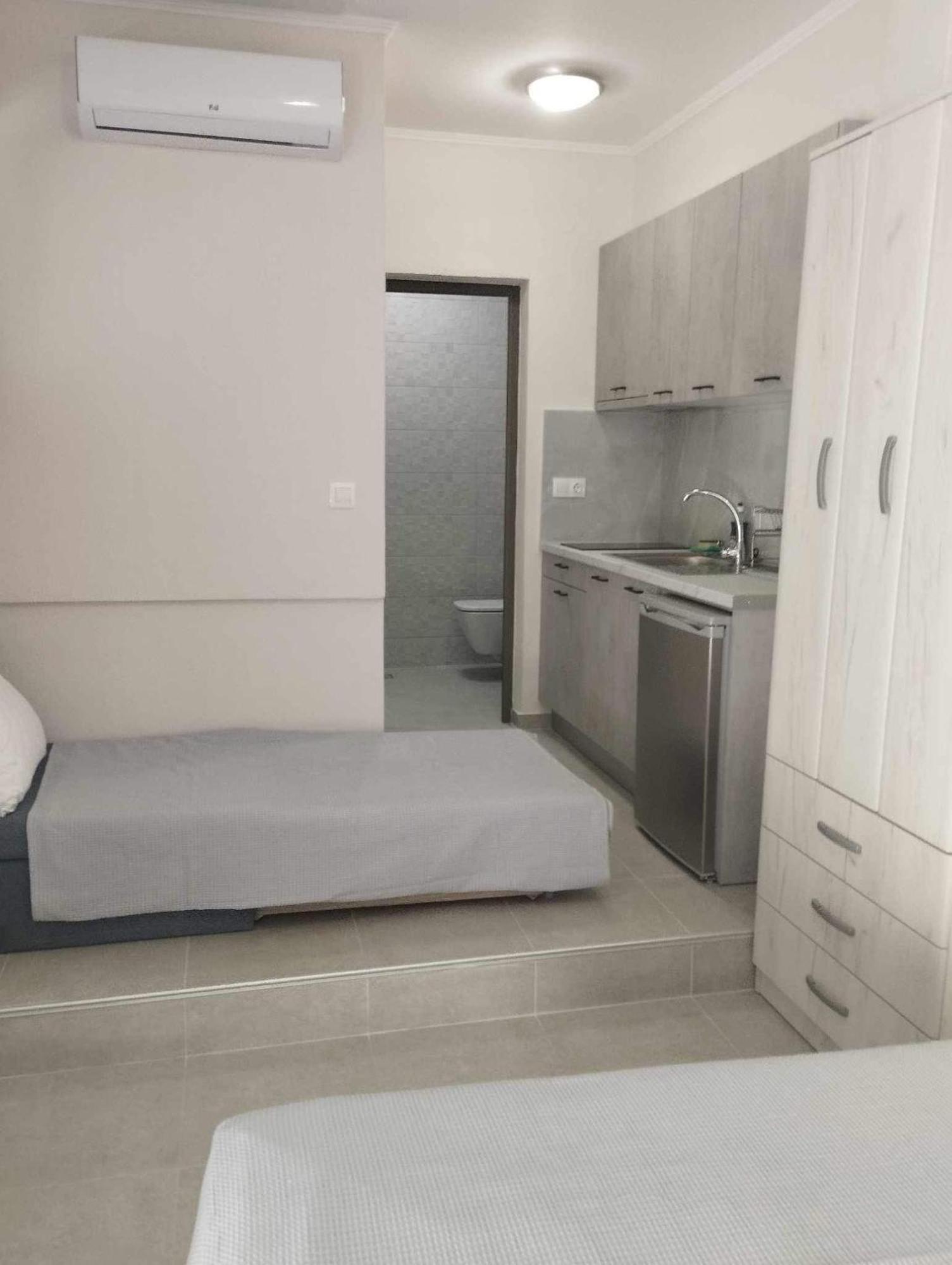 Daniela Apartments Неа-Рода Екстер'єр фото